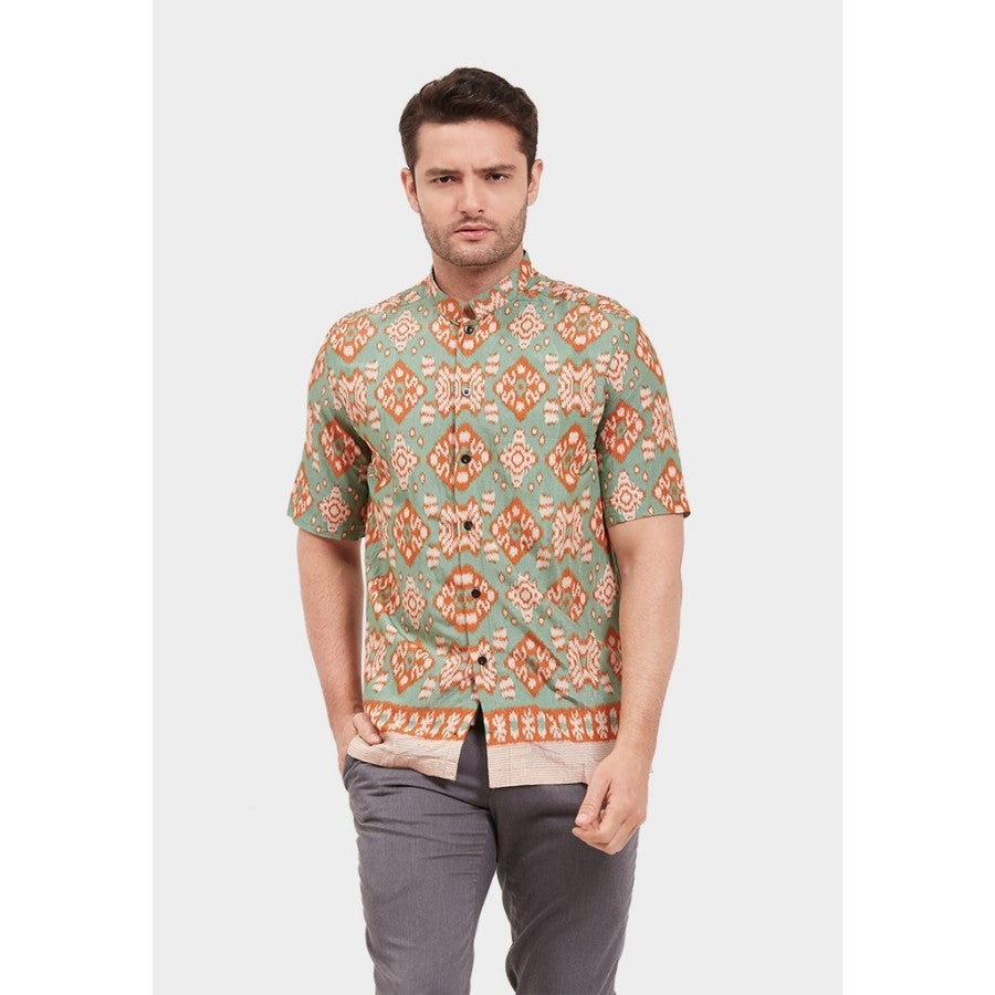 Men's Batik Orange Pattern Short Sleeve Shirt
